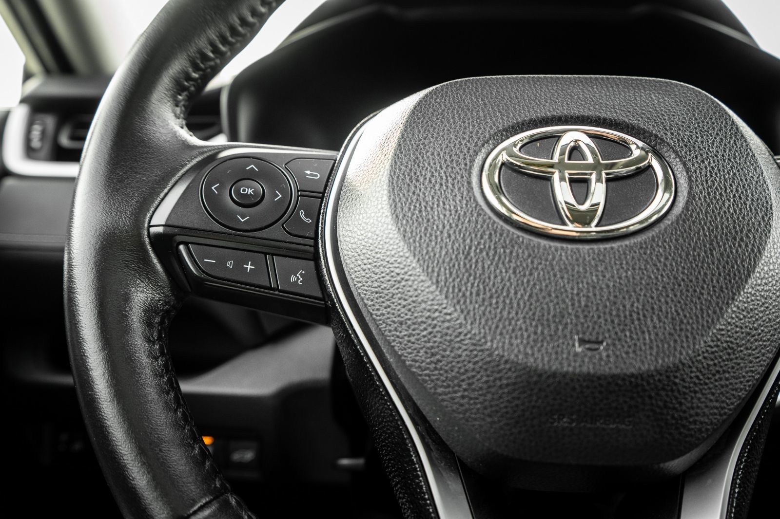 2021 Toyota RAV4 XLE-11