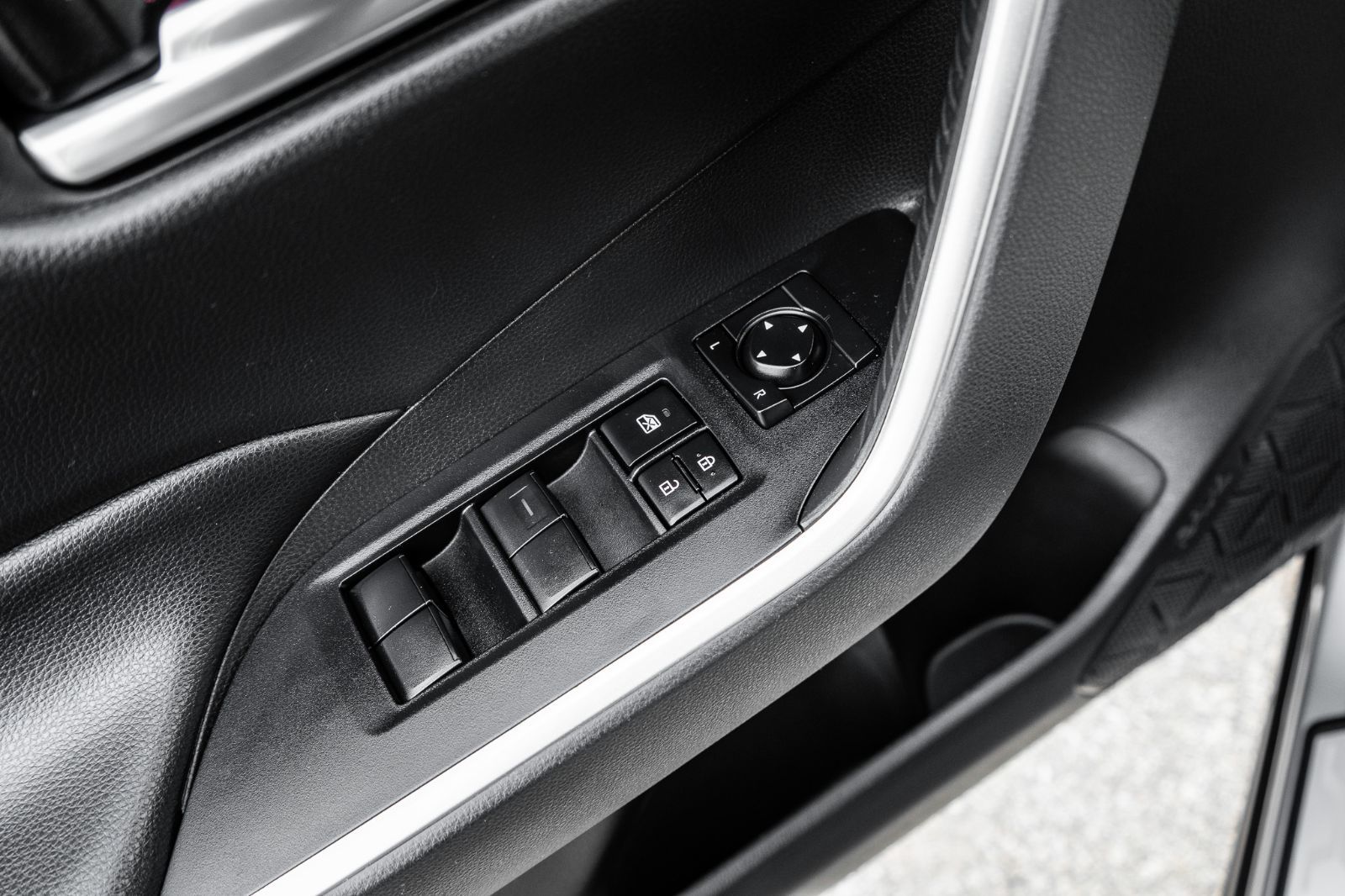 2021 Toyota RAV4 XLE-21