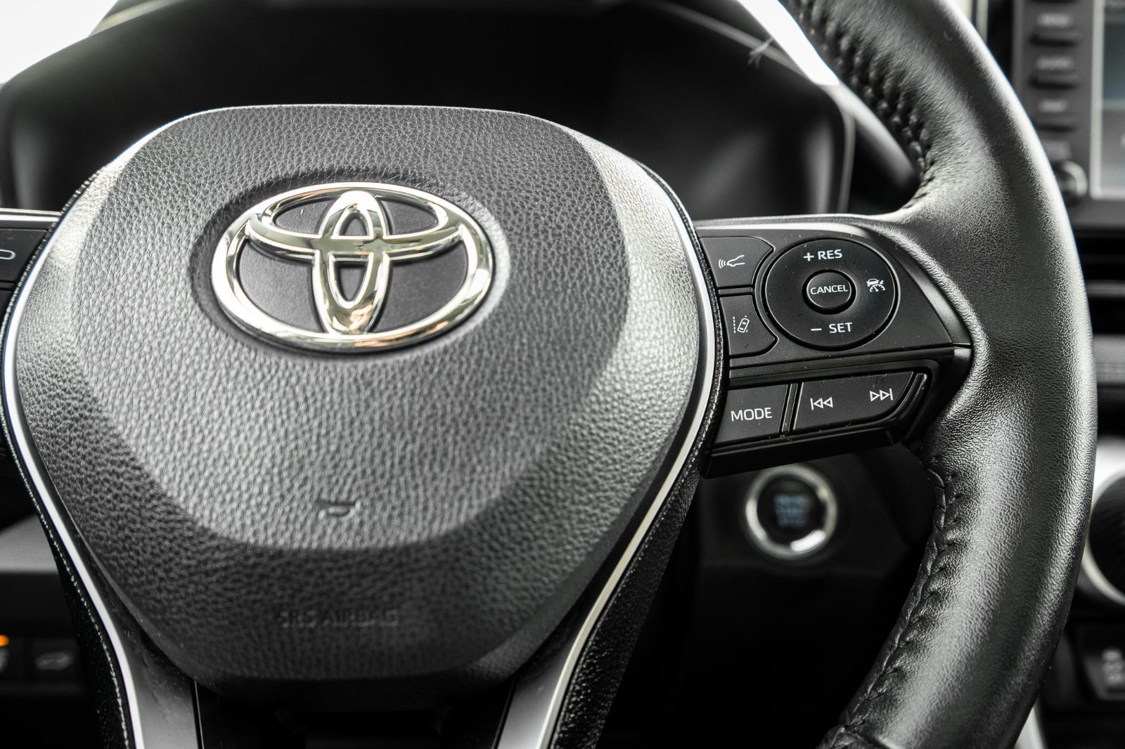 2021 Toyota RAV4 XLE-12