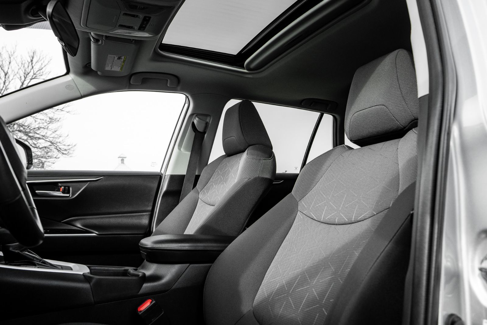 2021 Toyota RAV4 XLE-26