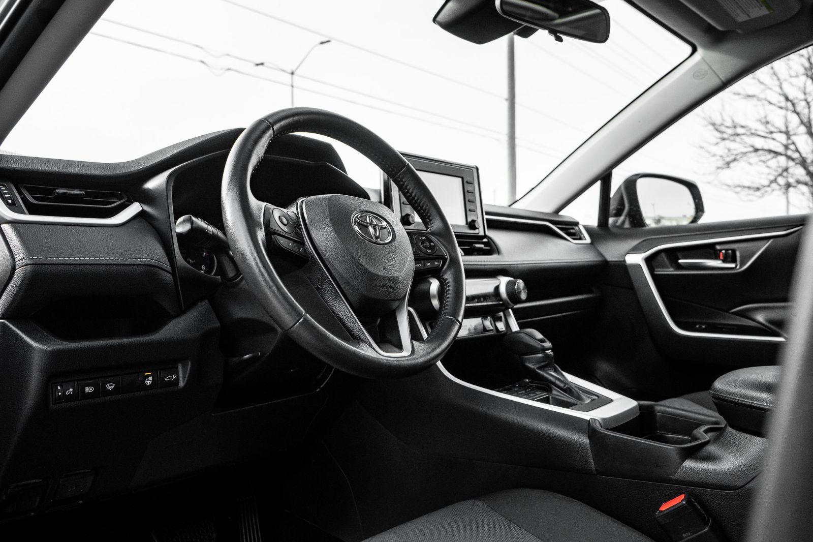 2021 Toyota RAV4 XLE-25