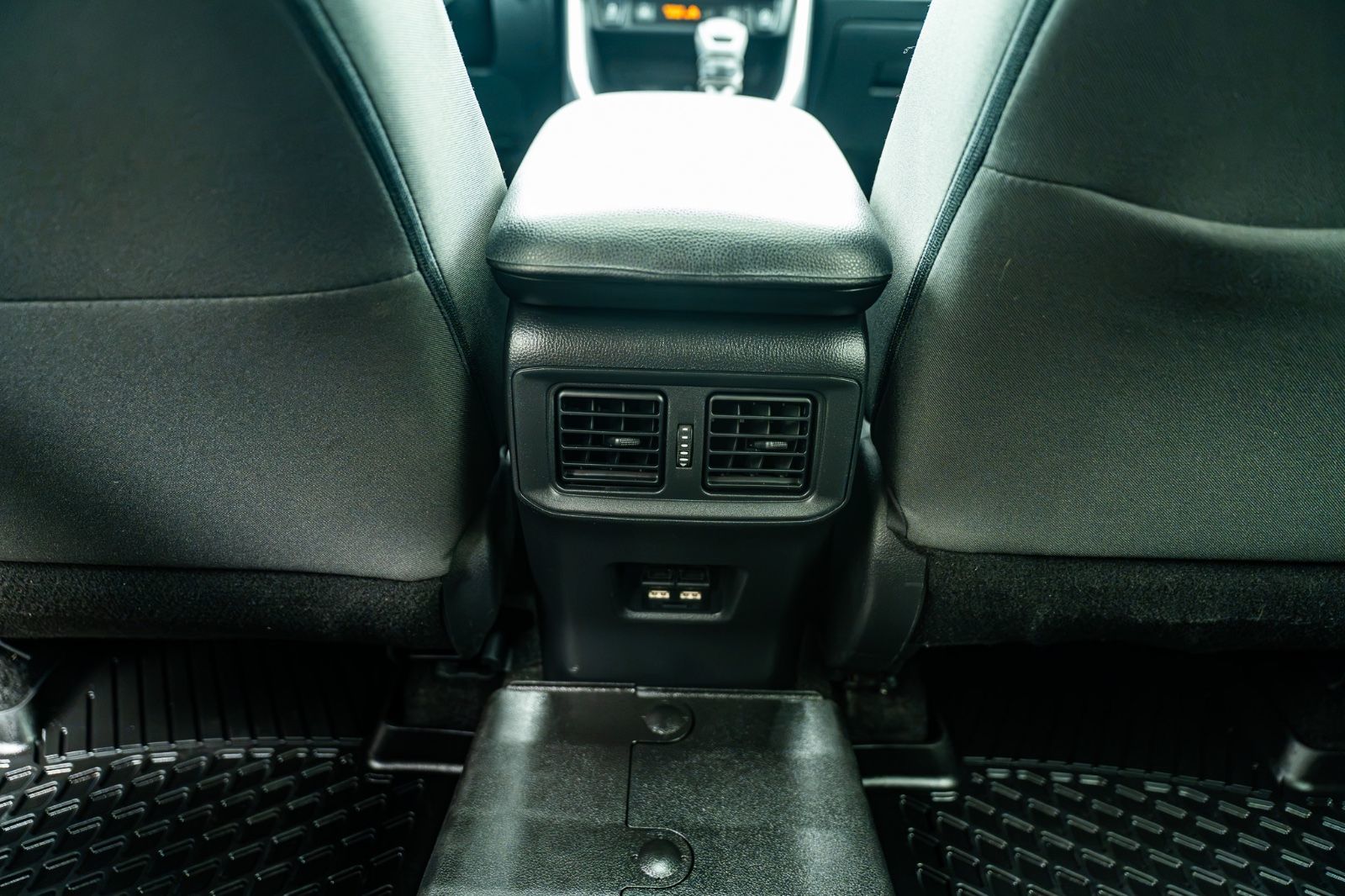 2021 Toyota RAV4 XLE-14