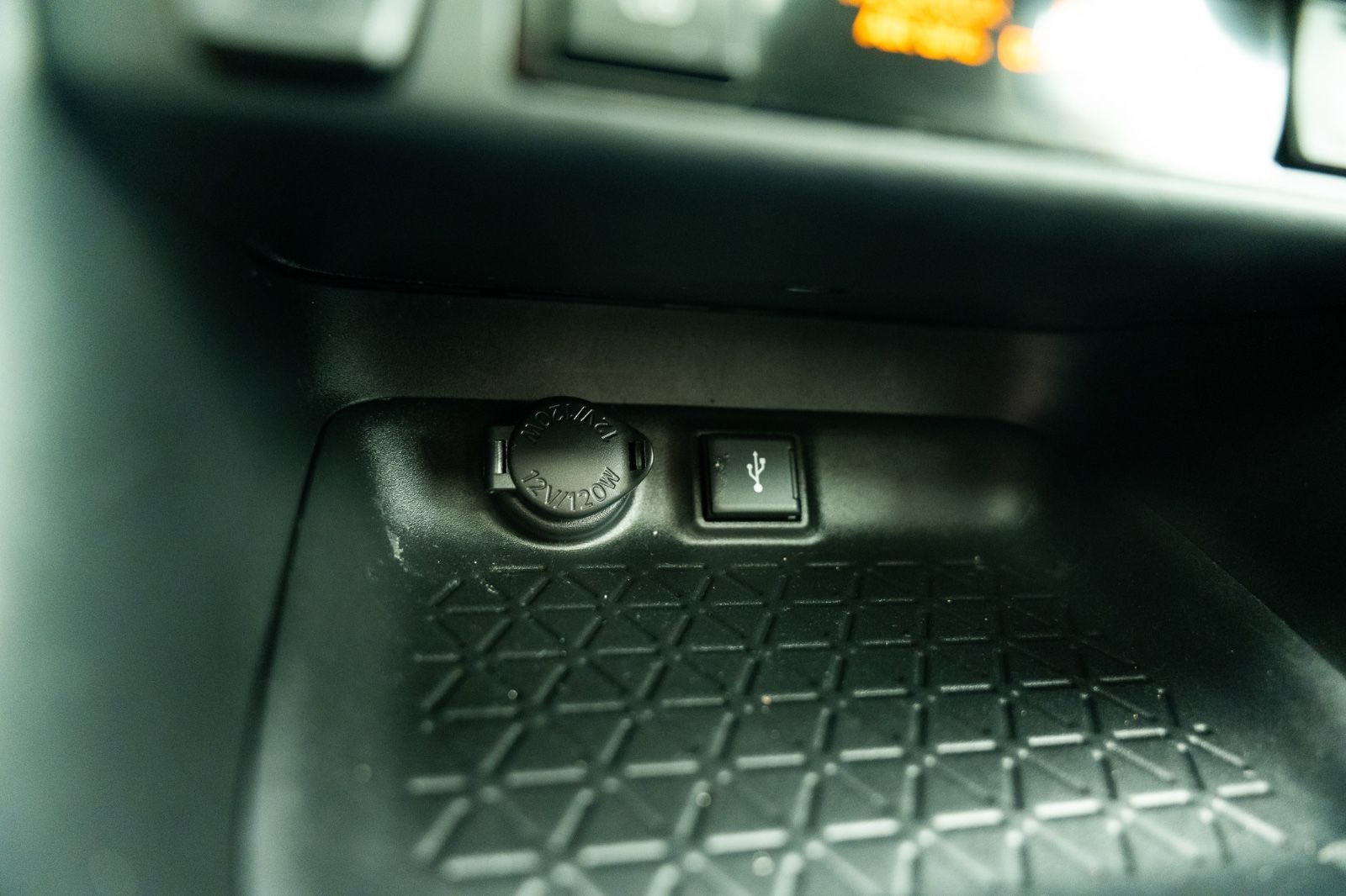 2021 Toyota RAV4 XLE-22