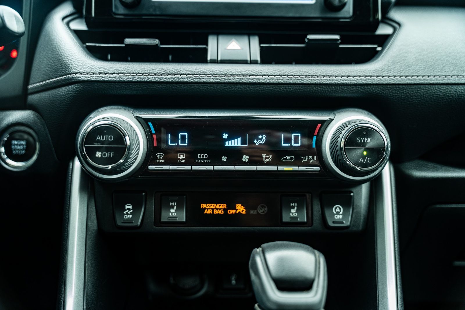 2021 Toyota RAV4 XLE-24