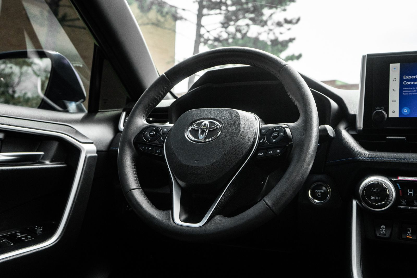 2024 Toyota RAV4 Hybrid SE UPGRADE AWD-10