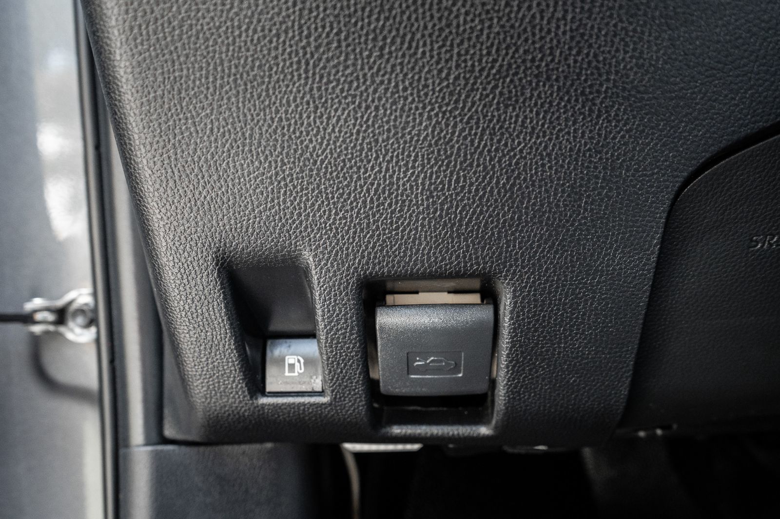 2024 Toyota RAV4 Hybrid SE UPGRADE AWD-23