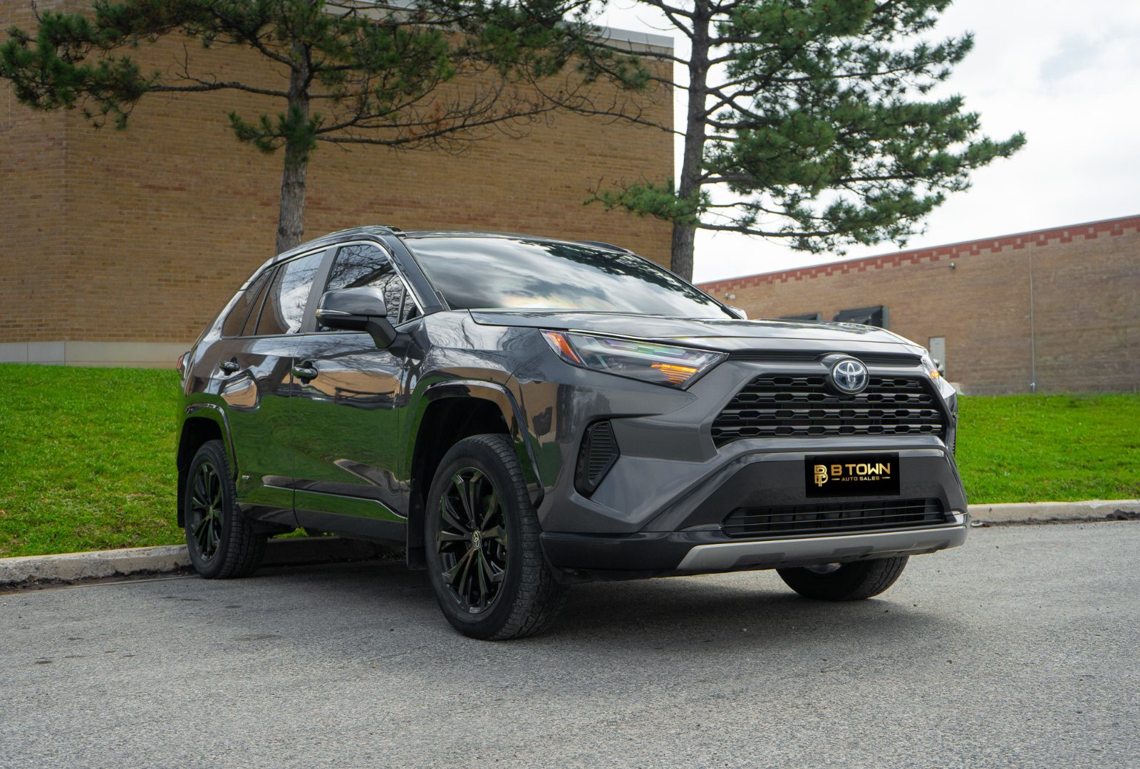 2024 Toyota RAV4 Hybrid SE UPGRADE AWD-2