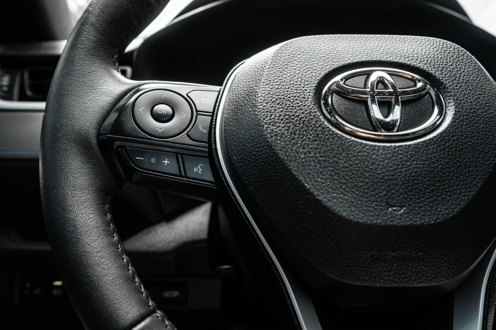 2024 Toyota RAV4 Hybrid SE UPGRADE AWD-11