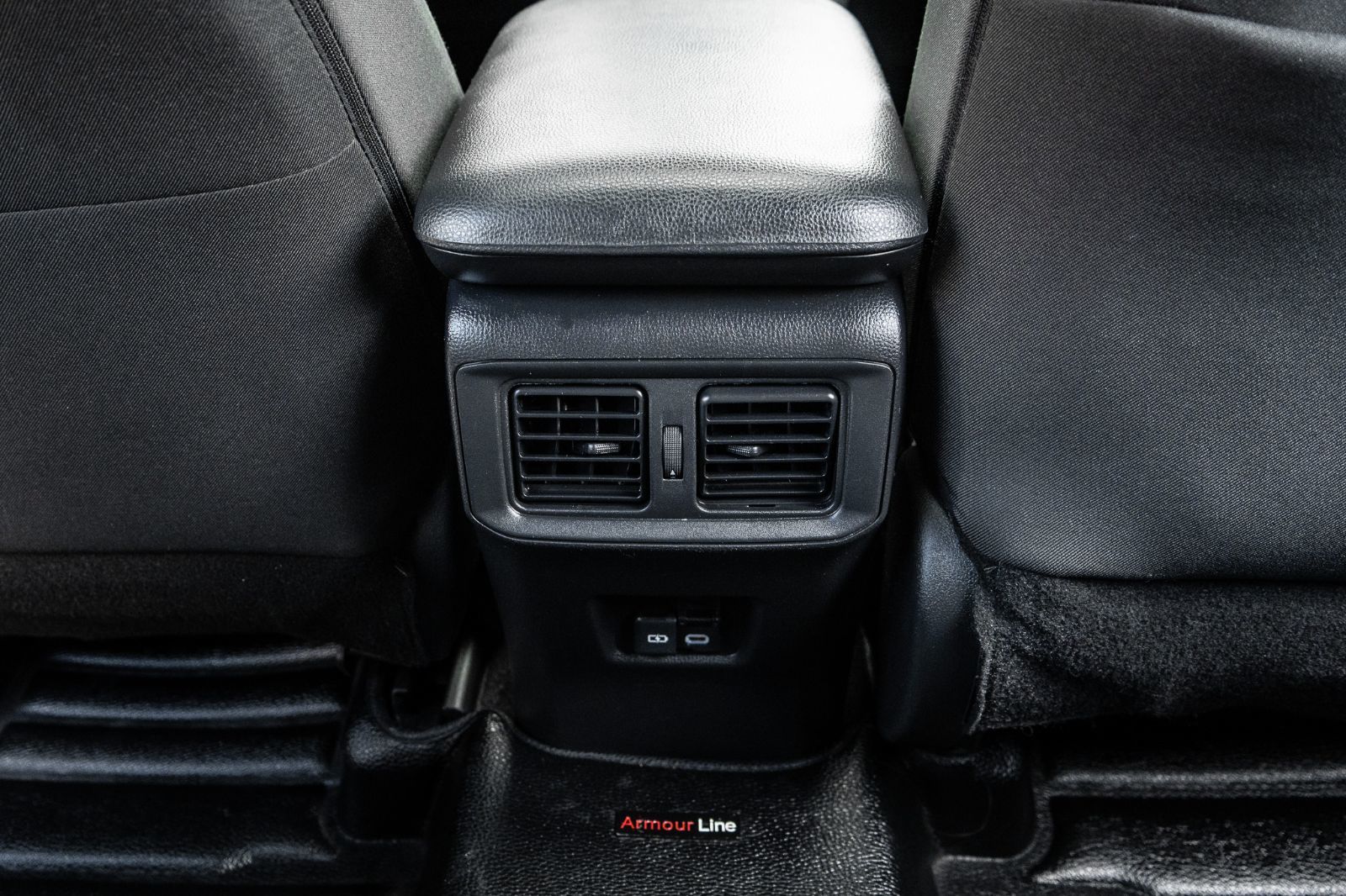 2024 Toyota RAV4 Hybrid SE UPGRADE AWD-31