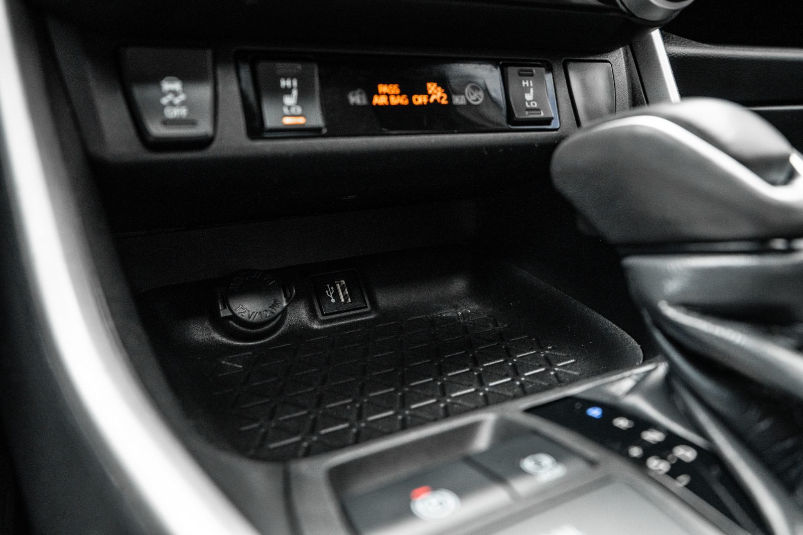 2024 Toyota RAV4 Hybrid SE UPGRADE AWD-17