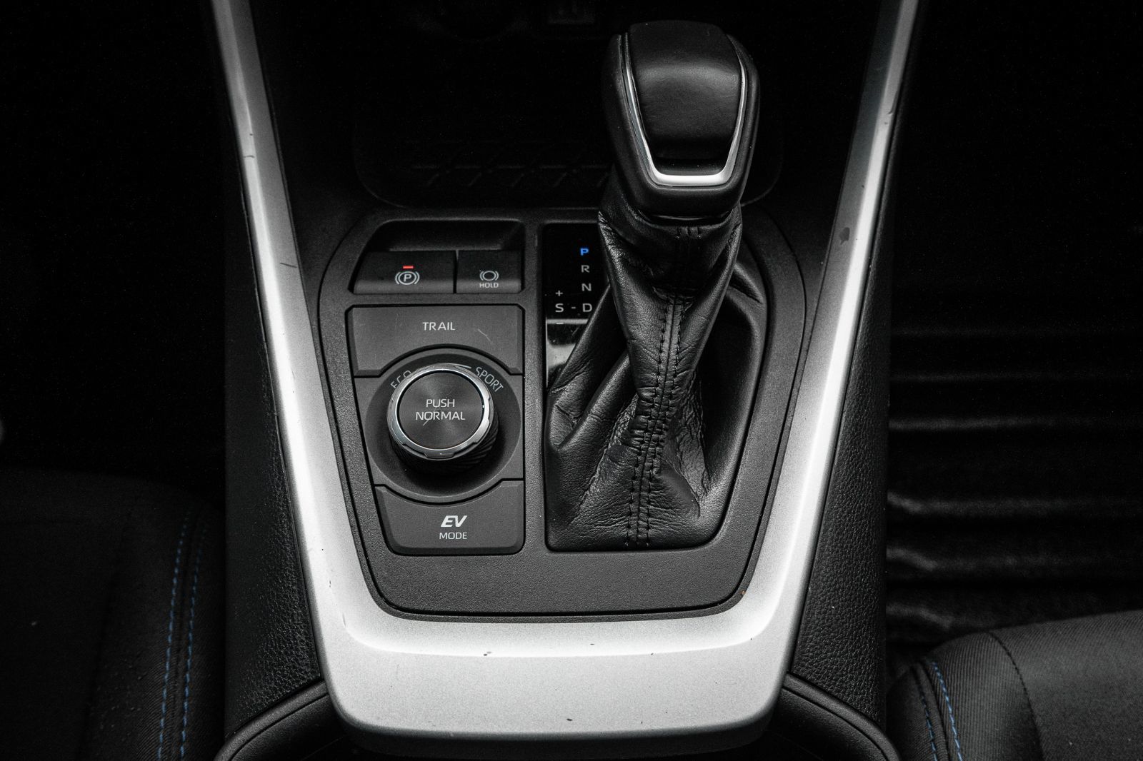 2024 Toyota RAV4 Hybrid SE UPGRADE AWD-18