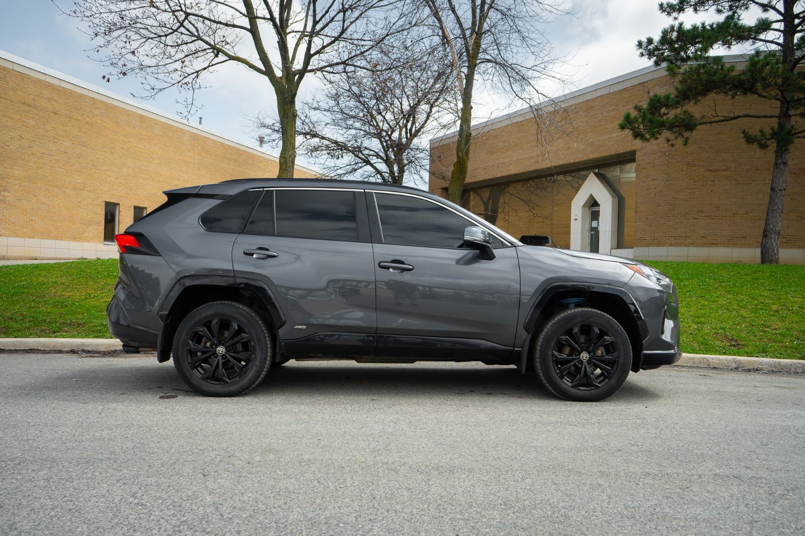 2024 Toyota RAV4 Hybrid SE UPGRADE AWD-3