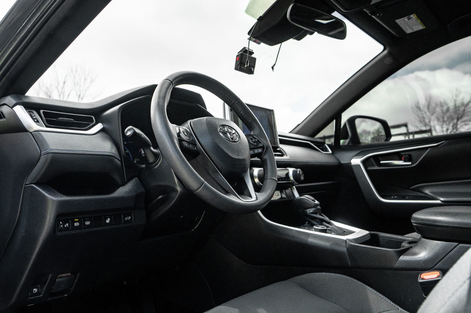 2024 Toyota RAV4 Hybrid SE UPGRADE AWD-26