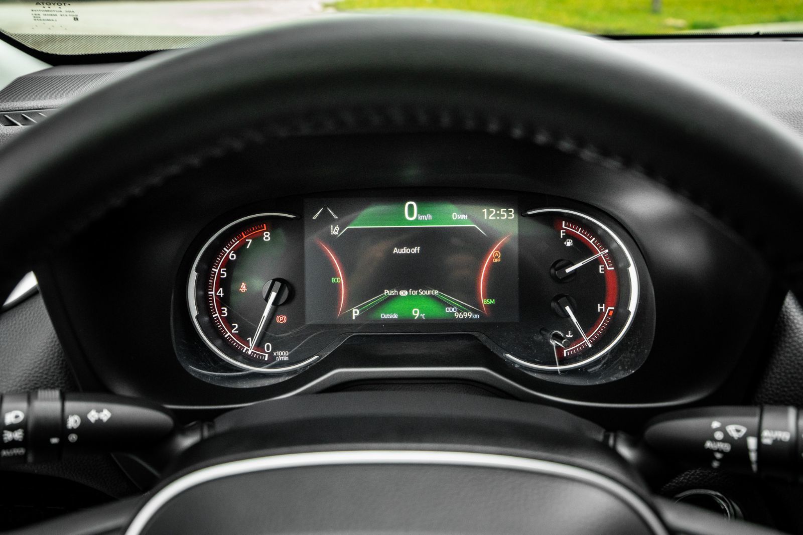 2025 Toyota RAV4 XLE PREMIUM-13