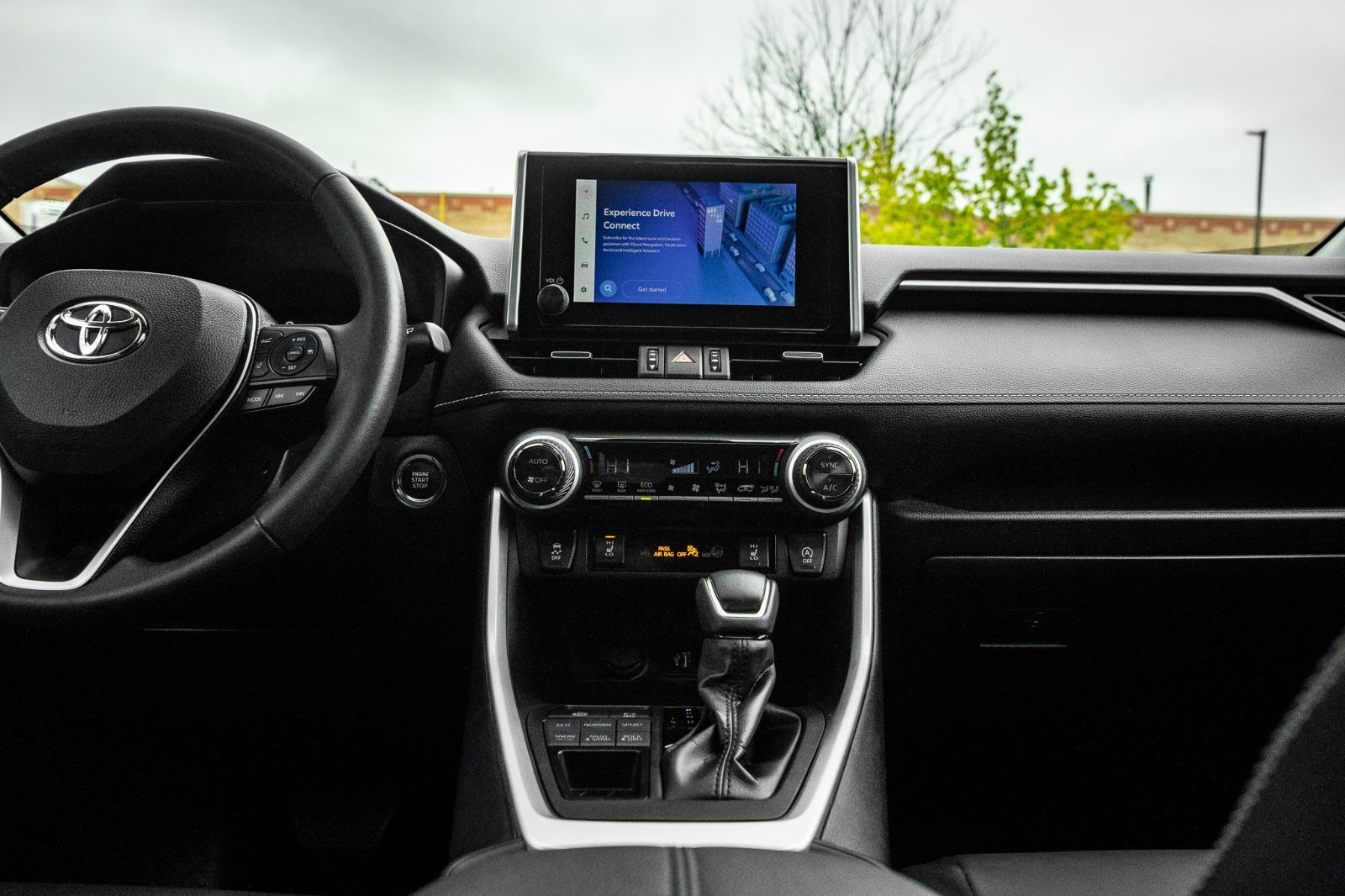 2025 Toyota RAV4 XLE PREMIUM-8