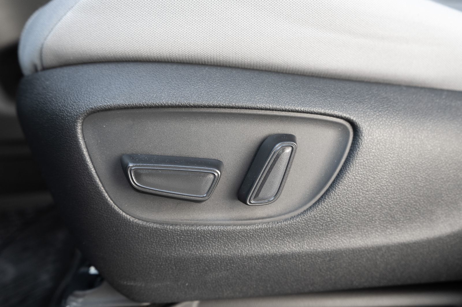 2025 Toyota Sienna LE-22