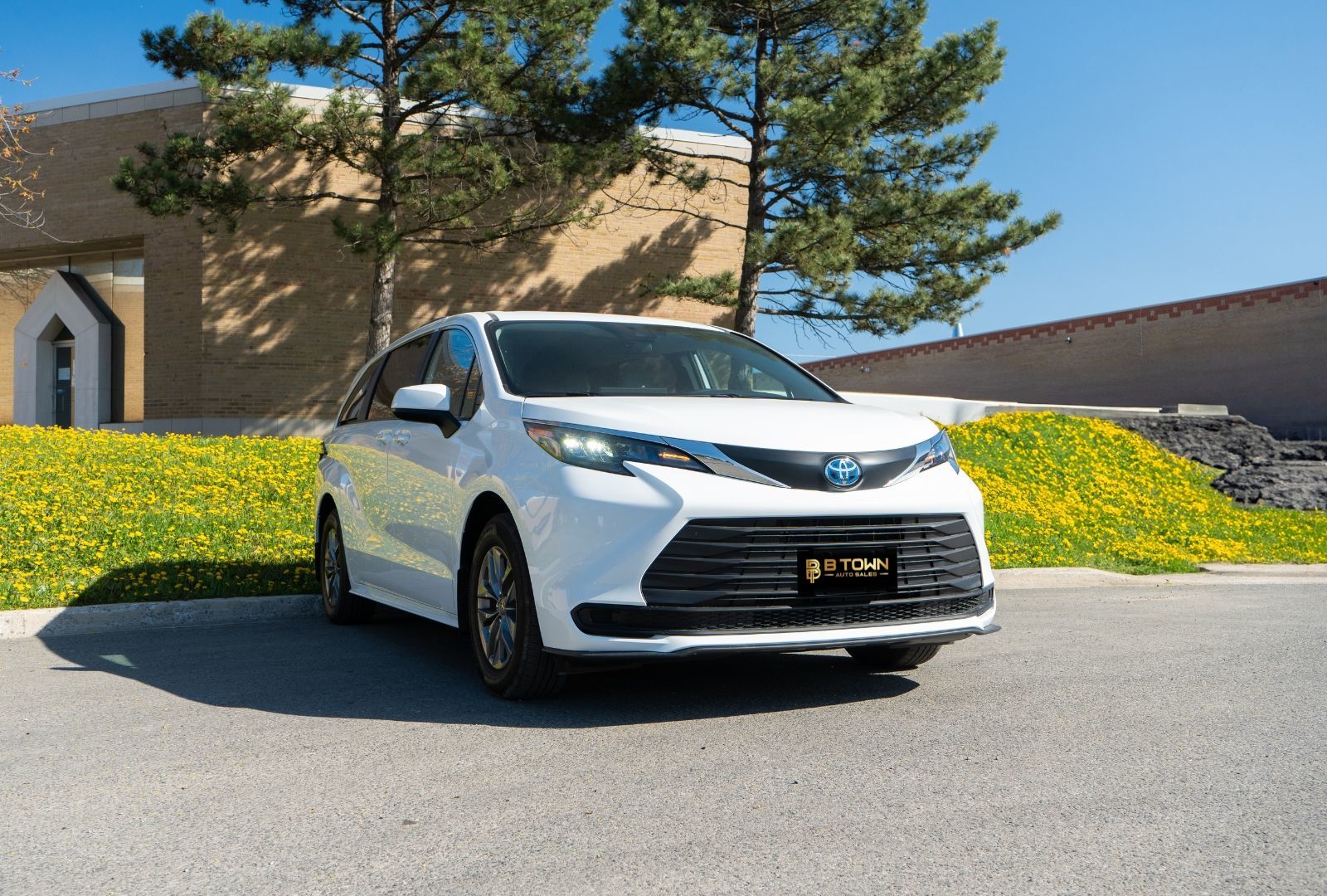 2025 Toyota Sienna LE-2