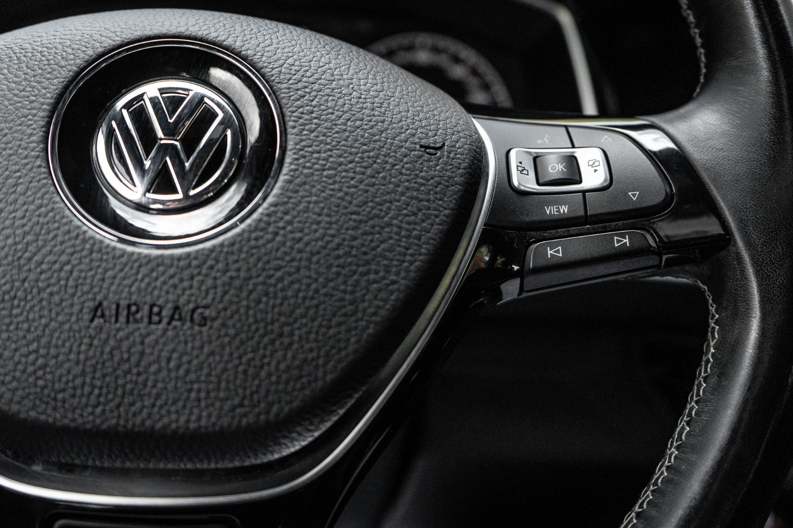 2020 Volkswagen Jetta Highline R-LINE-12