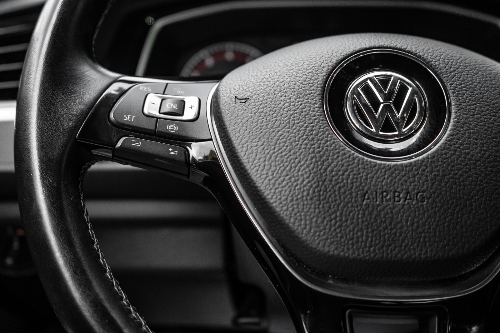 2020 Volkswagen Jetta Highline R-LINE-11