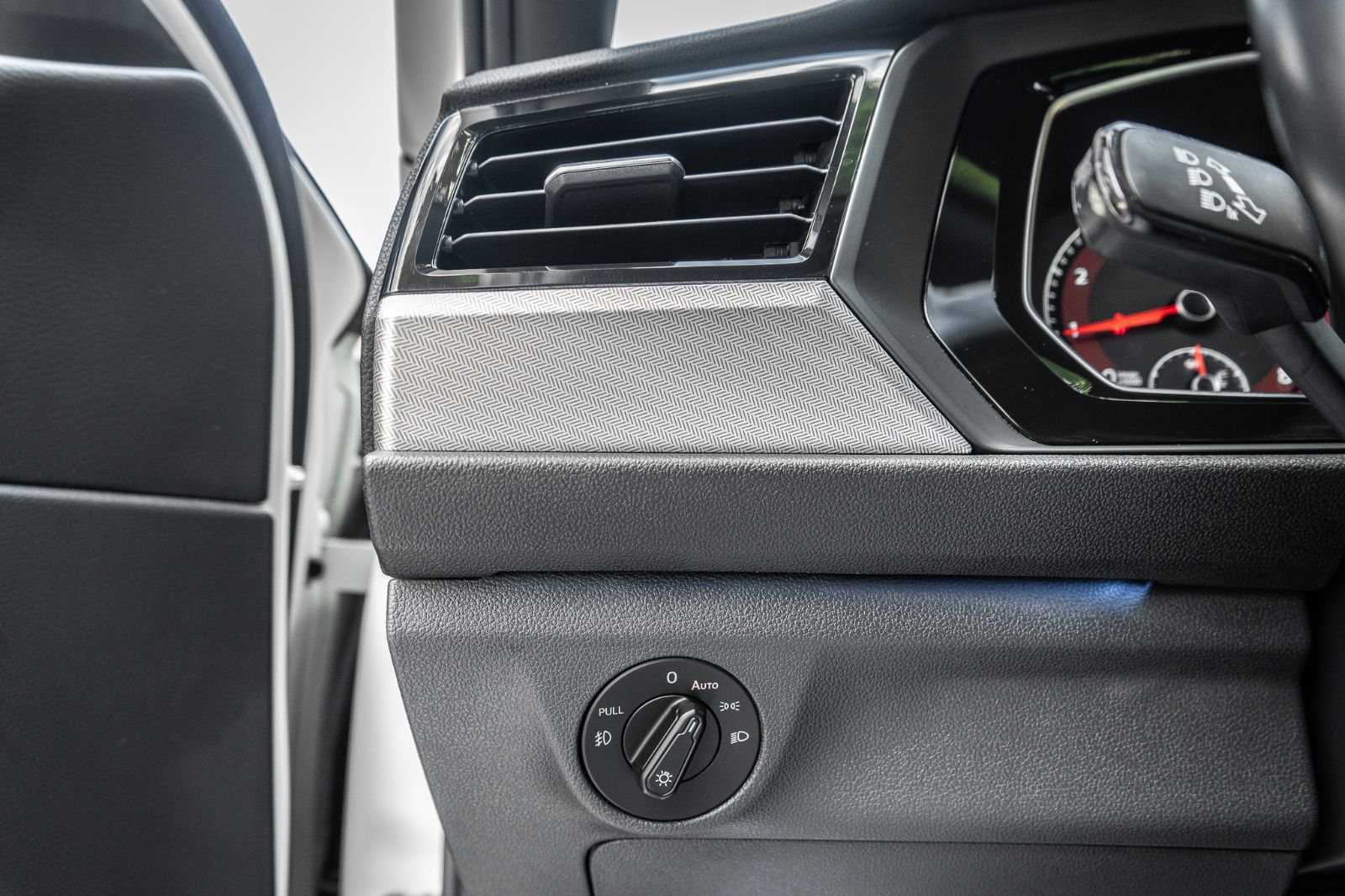 2020 Volkswagen Jetta Highline R-LINE-20