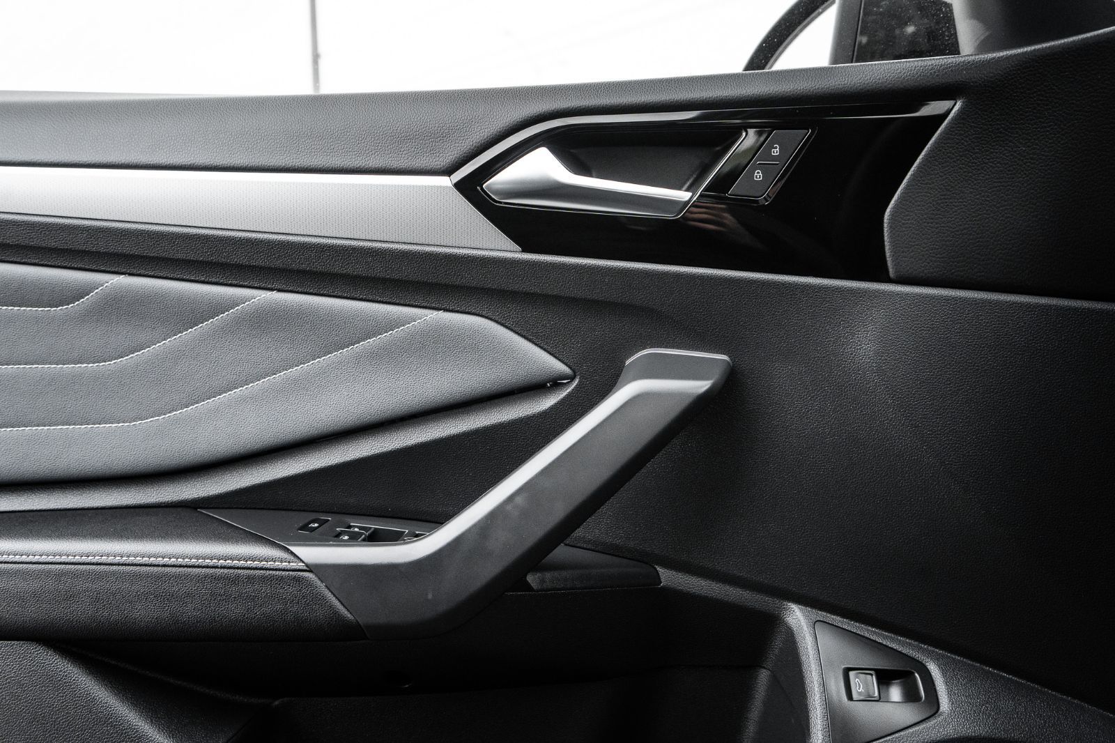 2025 Volkswagen Jetta Comfortline with Sport package-21