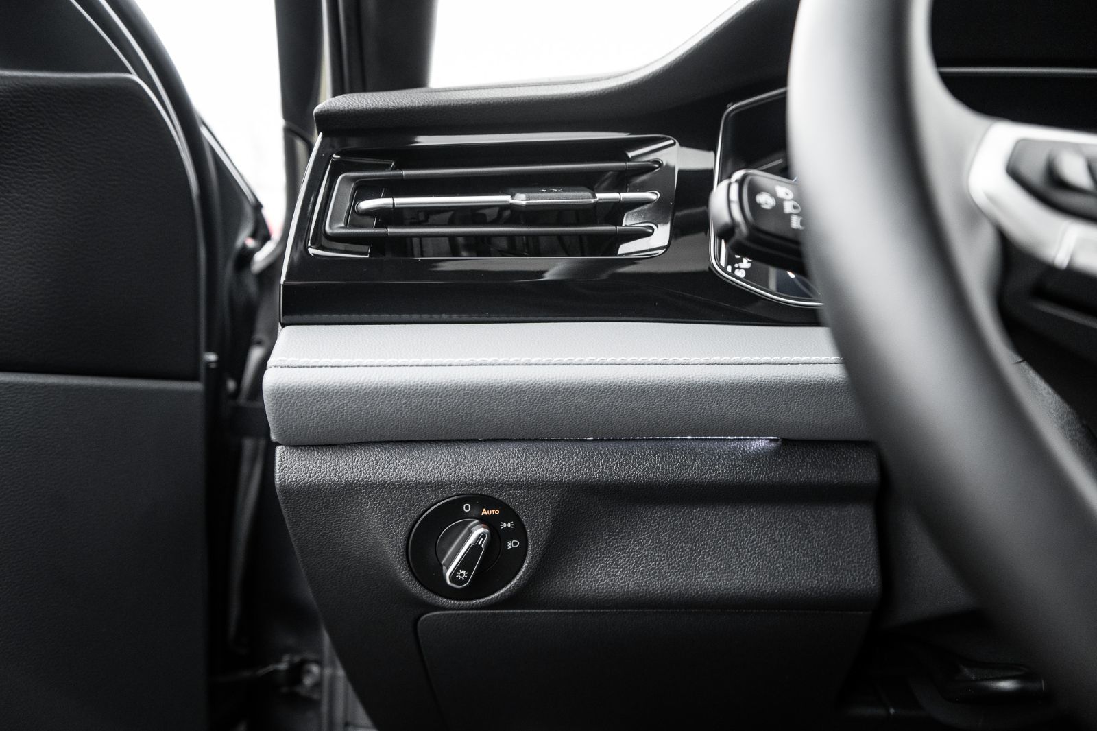 2025 Volkswagen Jetta Comfortline with Sport package-25