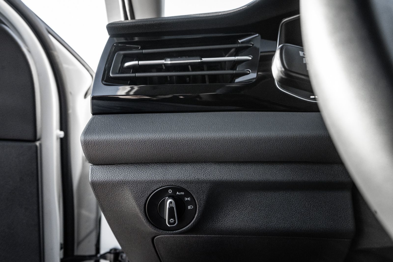 2025 Volkswagen Jetta Trendline-17