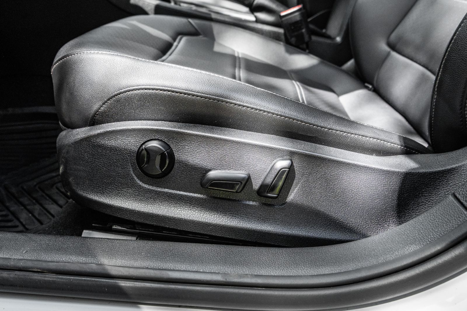 2021 Volkswagen Passat Highline-23