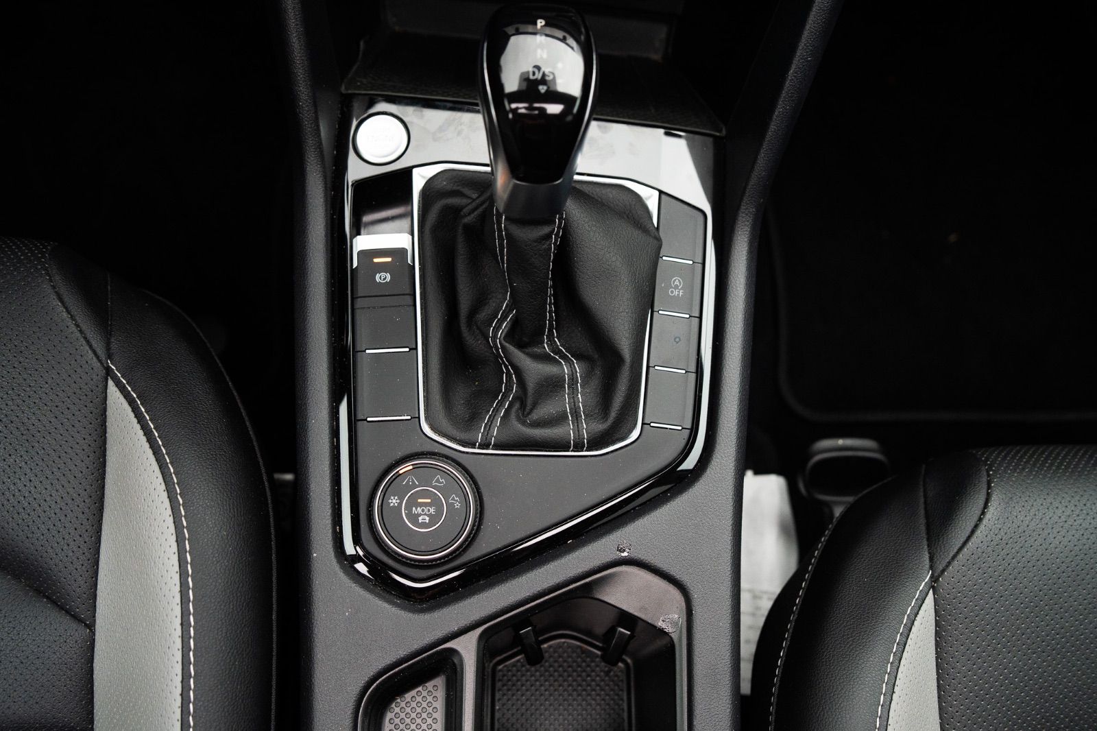 2022 Volkswagen Taos Highline AWD-17