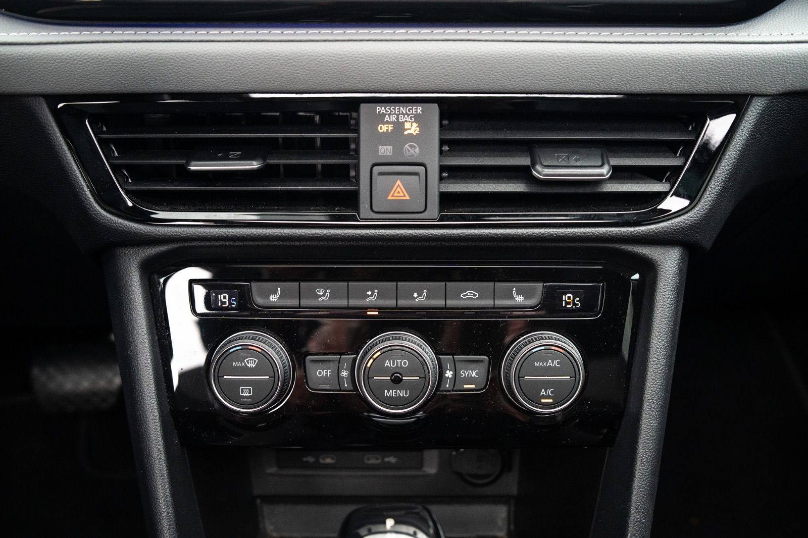 2022 Volkswagen Taos Highline AWD-18