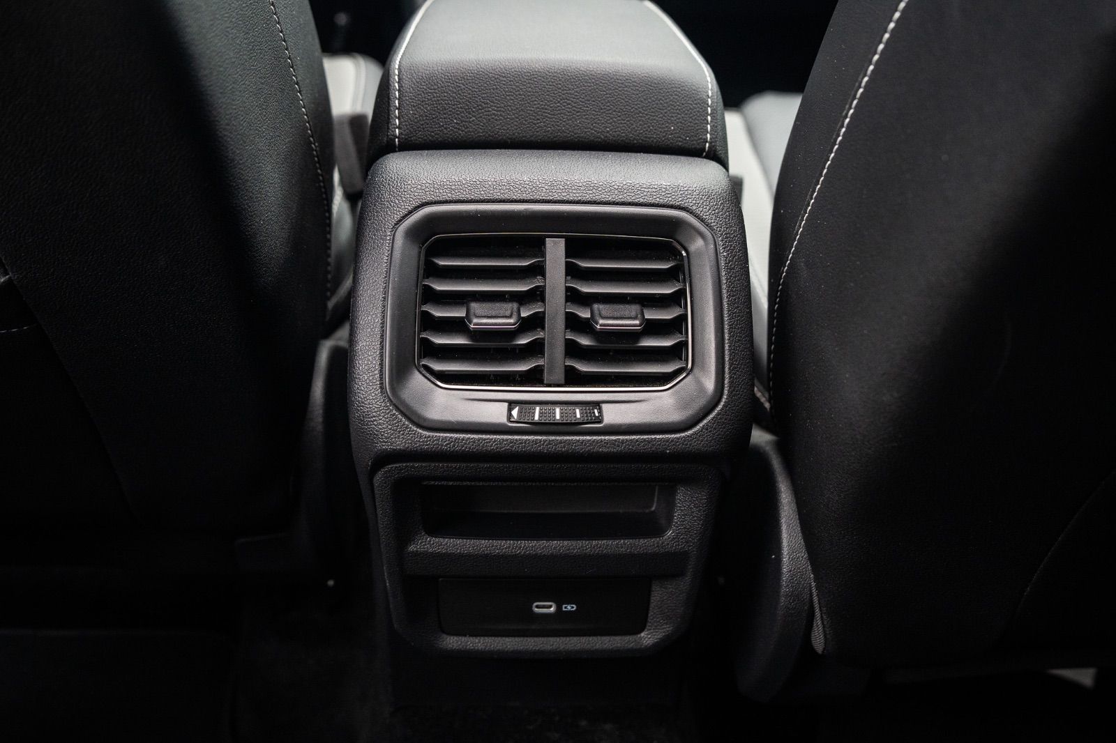 2022 Volkswagen Taos Highline AWD-28