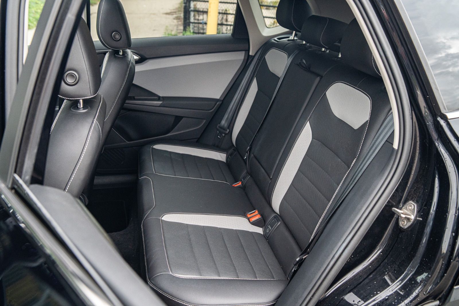 2022 Volkswagen Taos Highline AWD-10