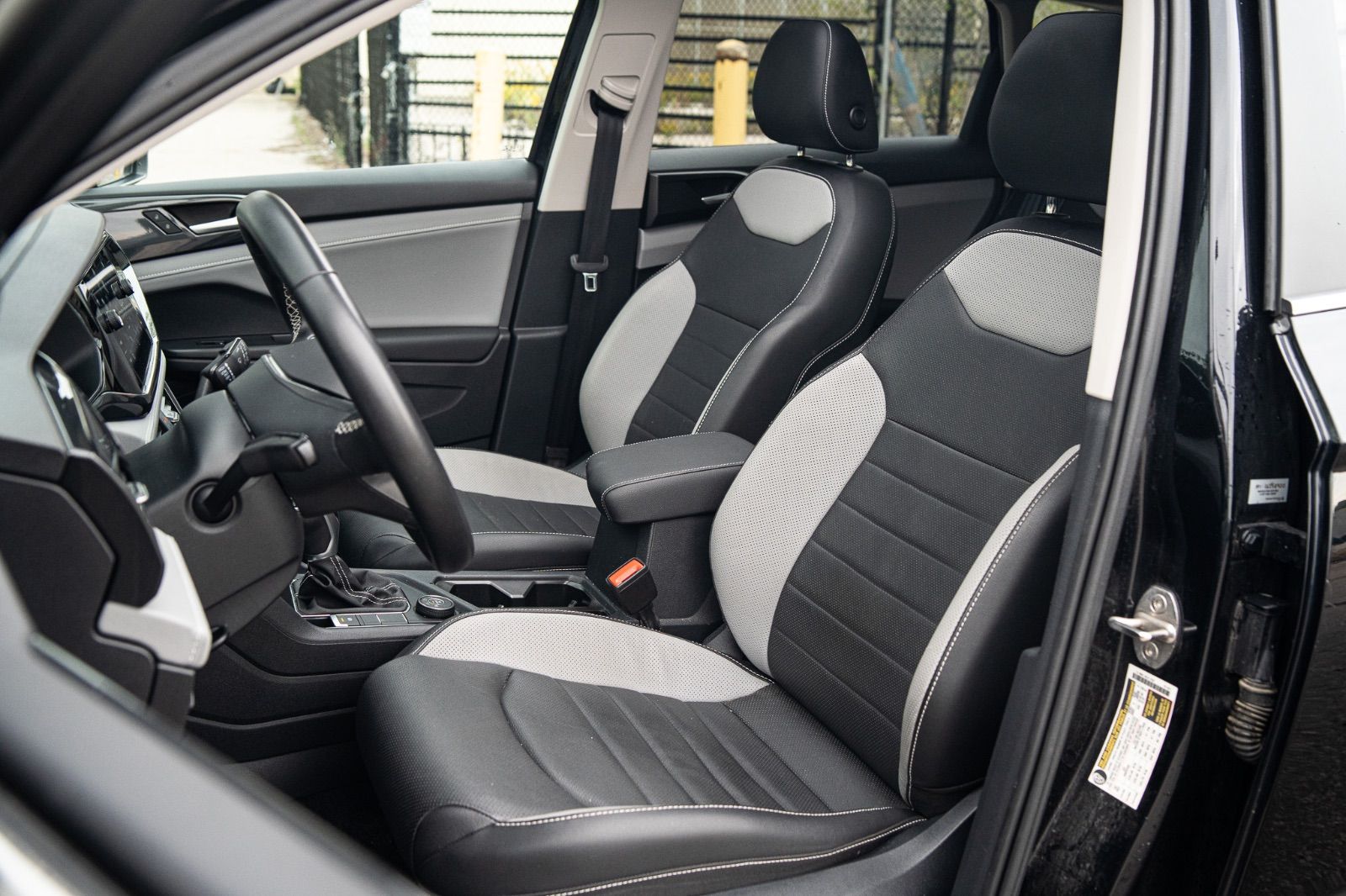 2022 Volkswagen Taos Highline AWD-9