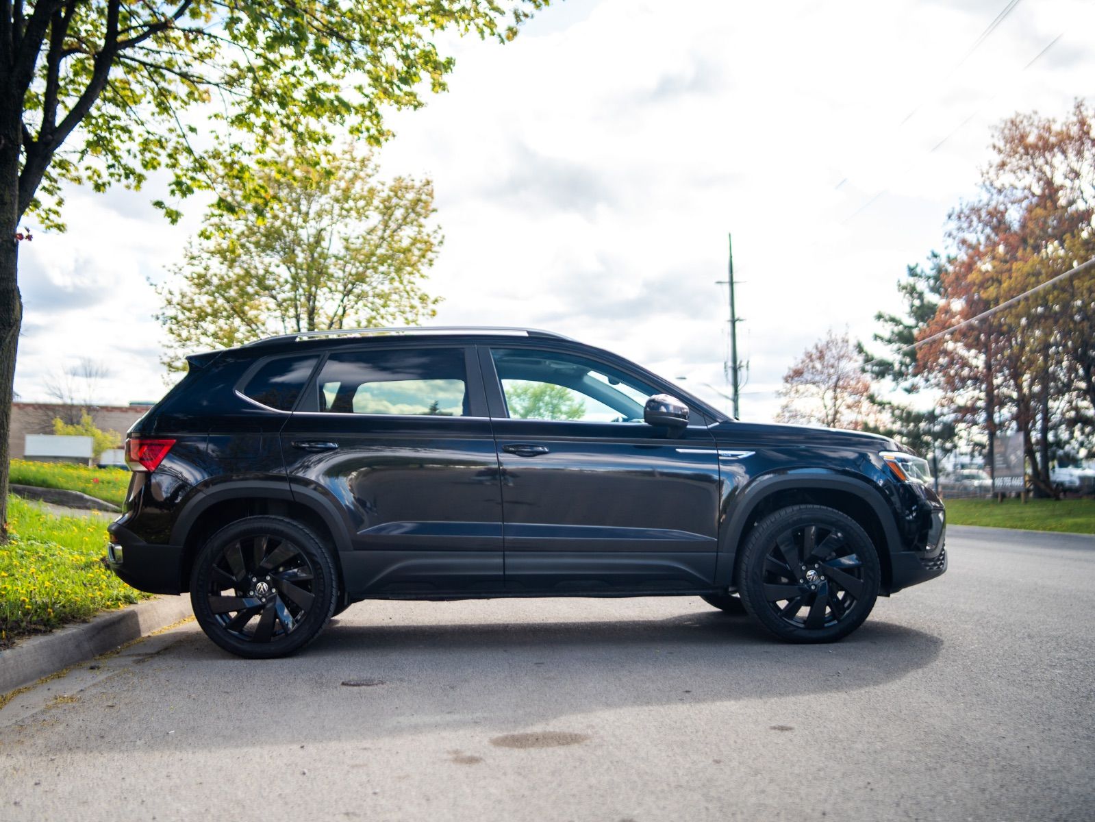 2023 Volkswagen Taos Highline-3