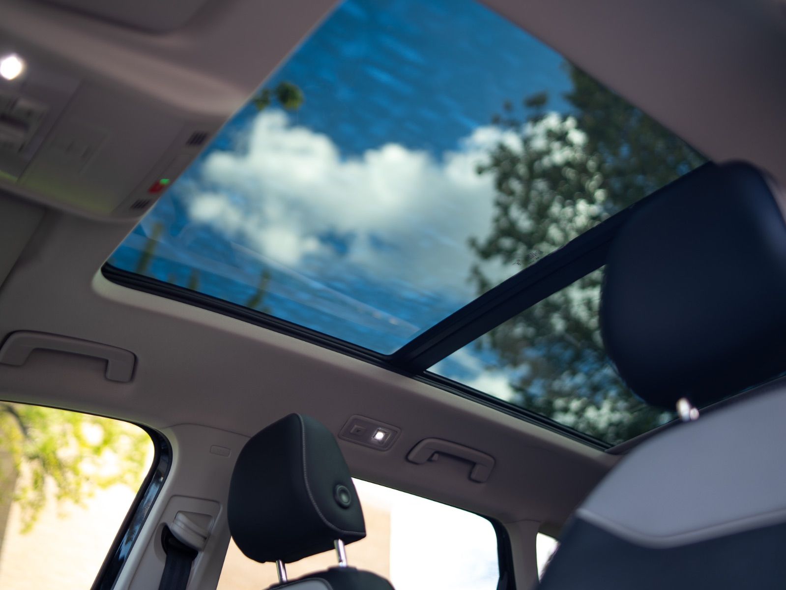 2023 Volkswagen Taos Highline-10