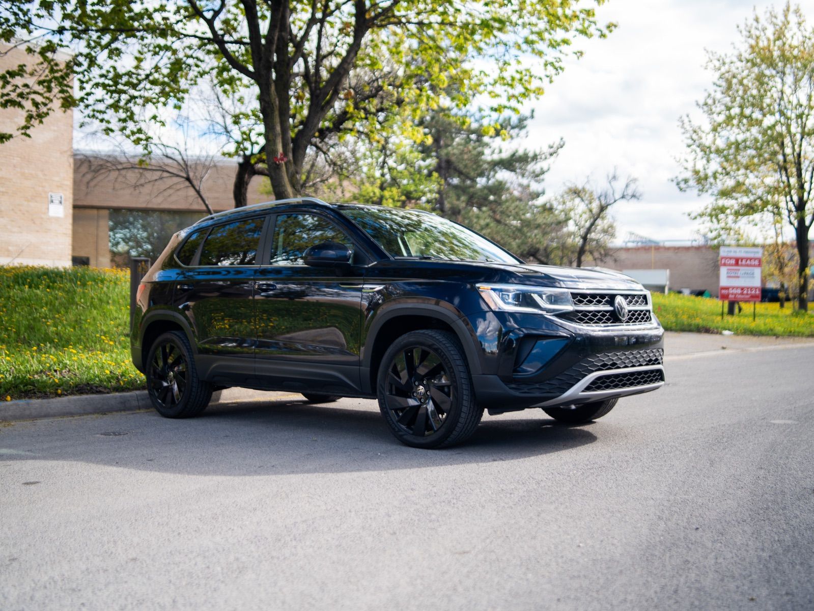 2023 Volkswagen Taos Highline-2