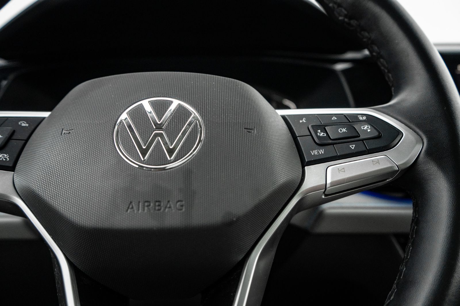 2024 Volkswagen Taos Comfortline Black Edition-12