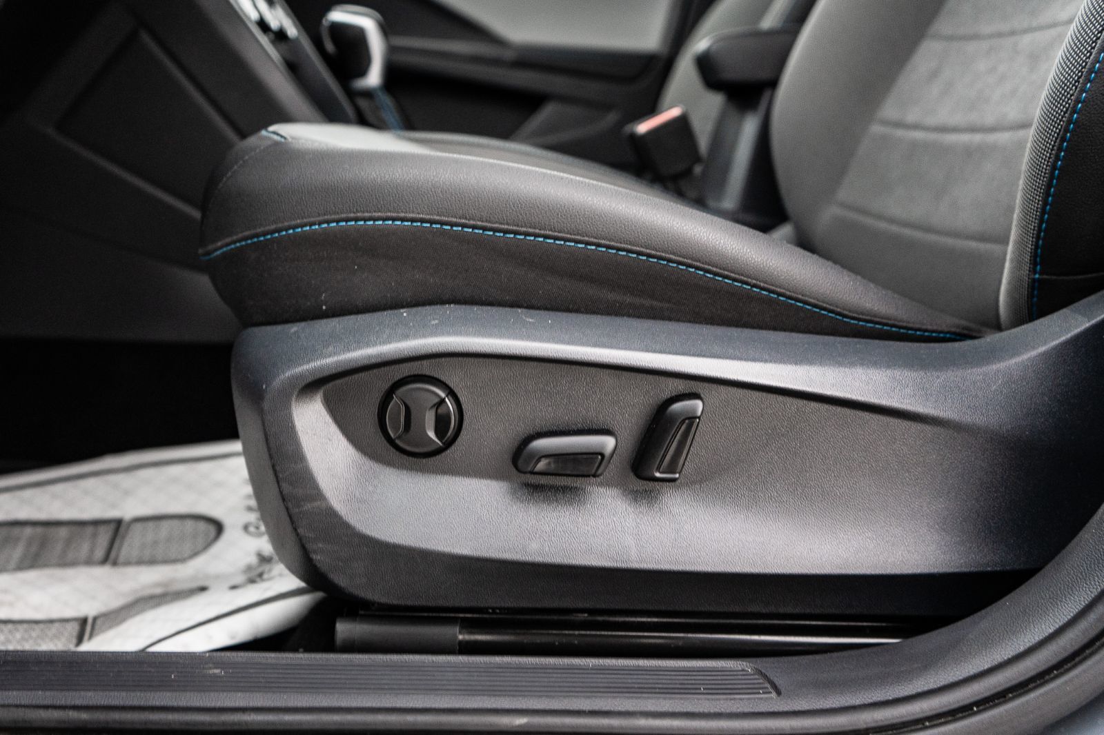 2024 Volkswagen Taos Comfortline Black Edition-26