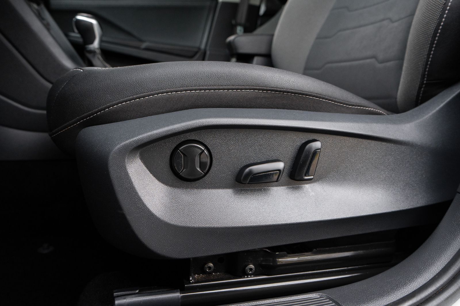 2025 Volkswagen Taos Comfortline Black Edition-27