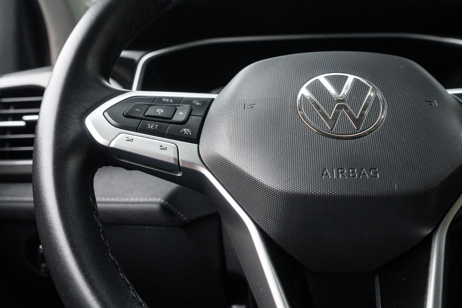2025 Volkswagen Taos Comfortline Black Edition-10