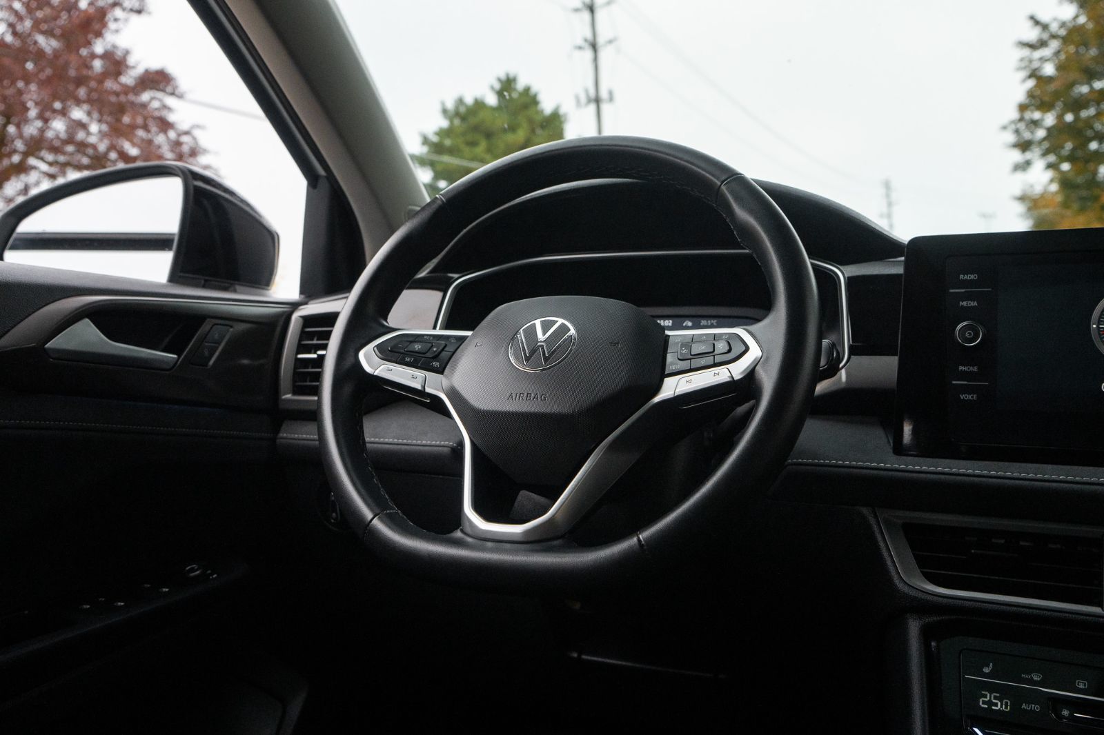2025 Volkswagen Taos Comfortline Black Edition-9