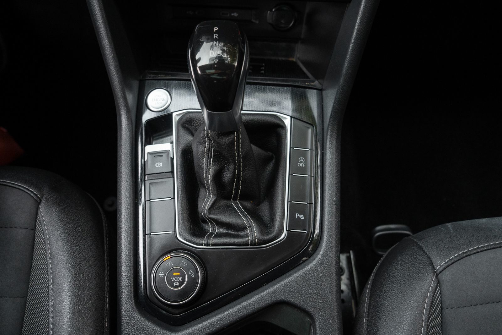 2025 Volkswagen Taos Comfortline Black Edition-17