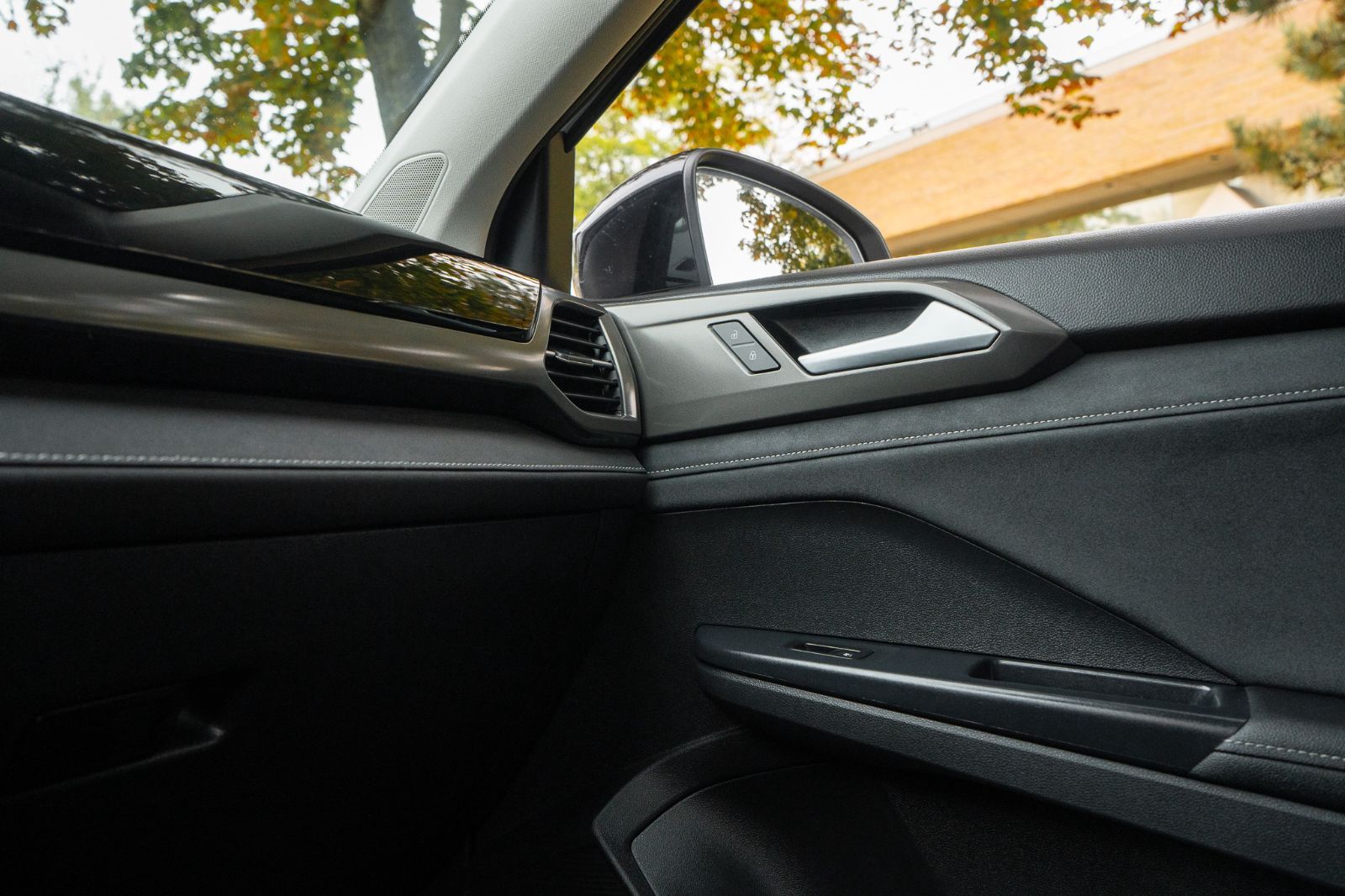 2025 Volkswagen Taos Comfortline Black Edition-19