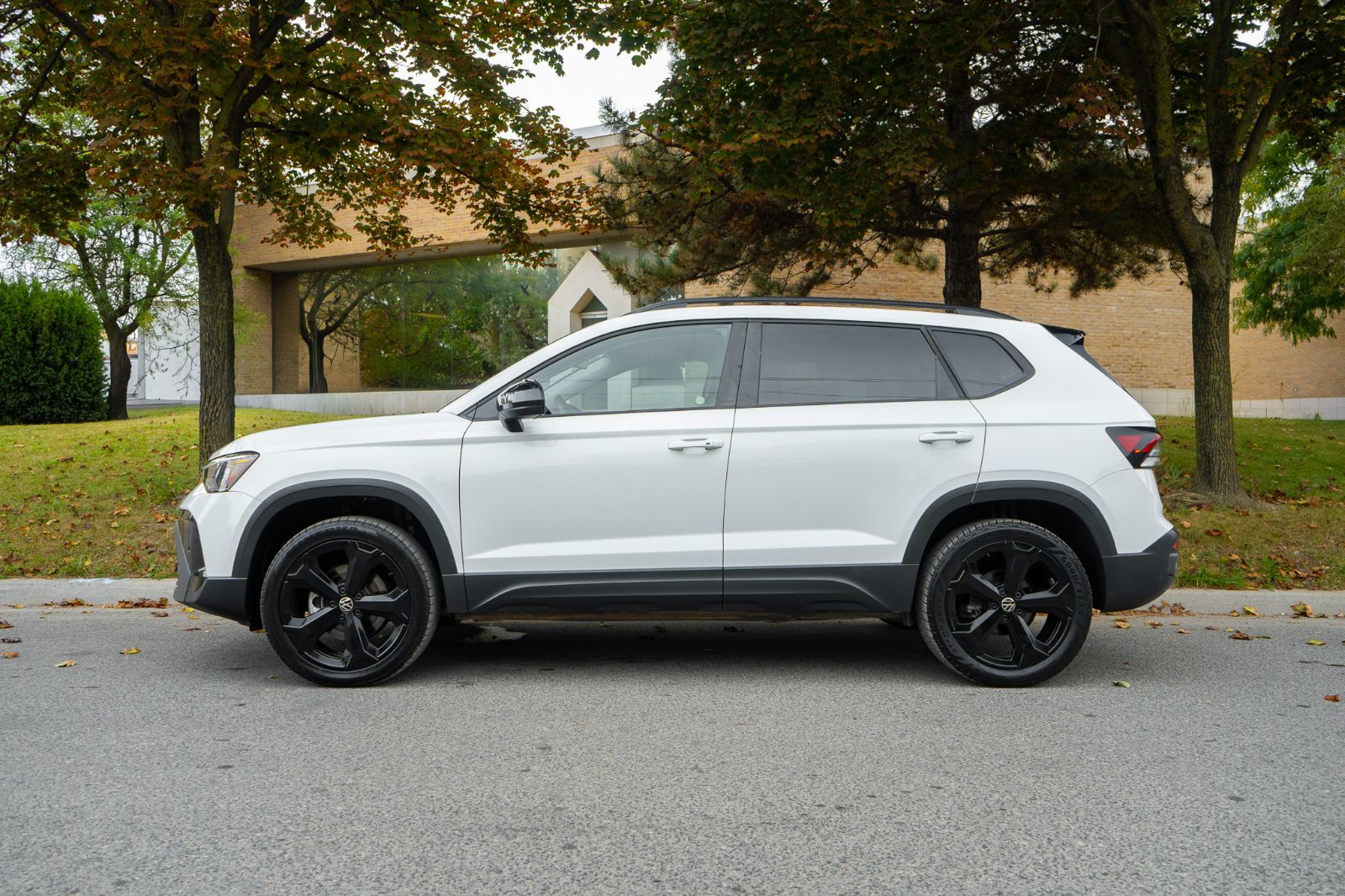 2025 Volkswagen Taos Comfortline Black Edition-4