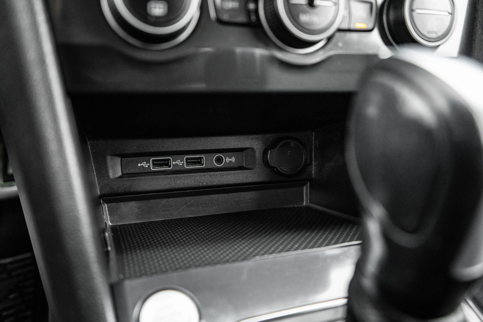 2020 Volkswagen Tiguan SEL PREMIUM R-LINE-16