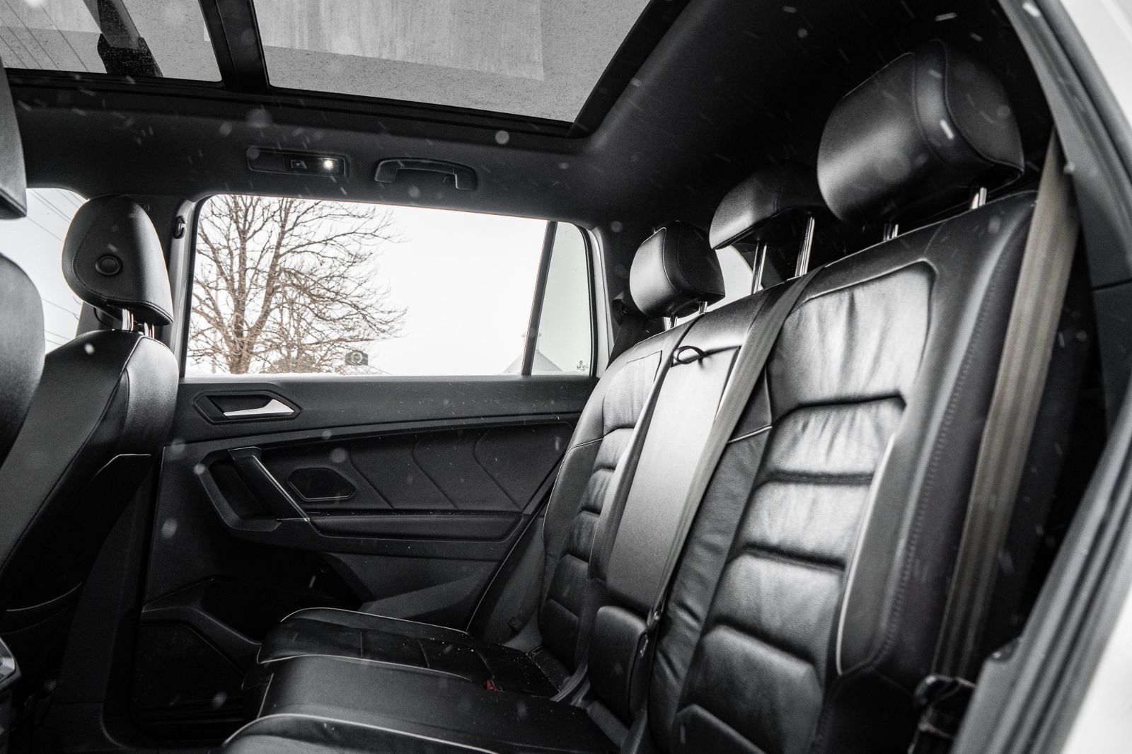 2020 Volkswagen Tiguan SEL PREMIUM R-LINE-29