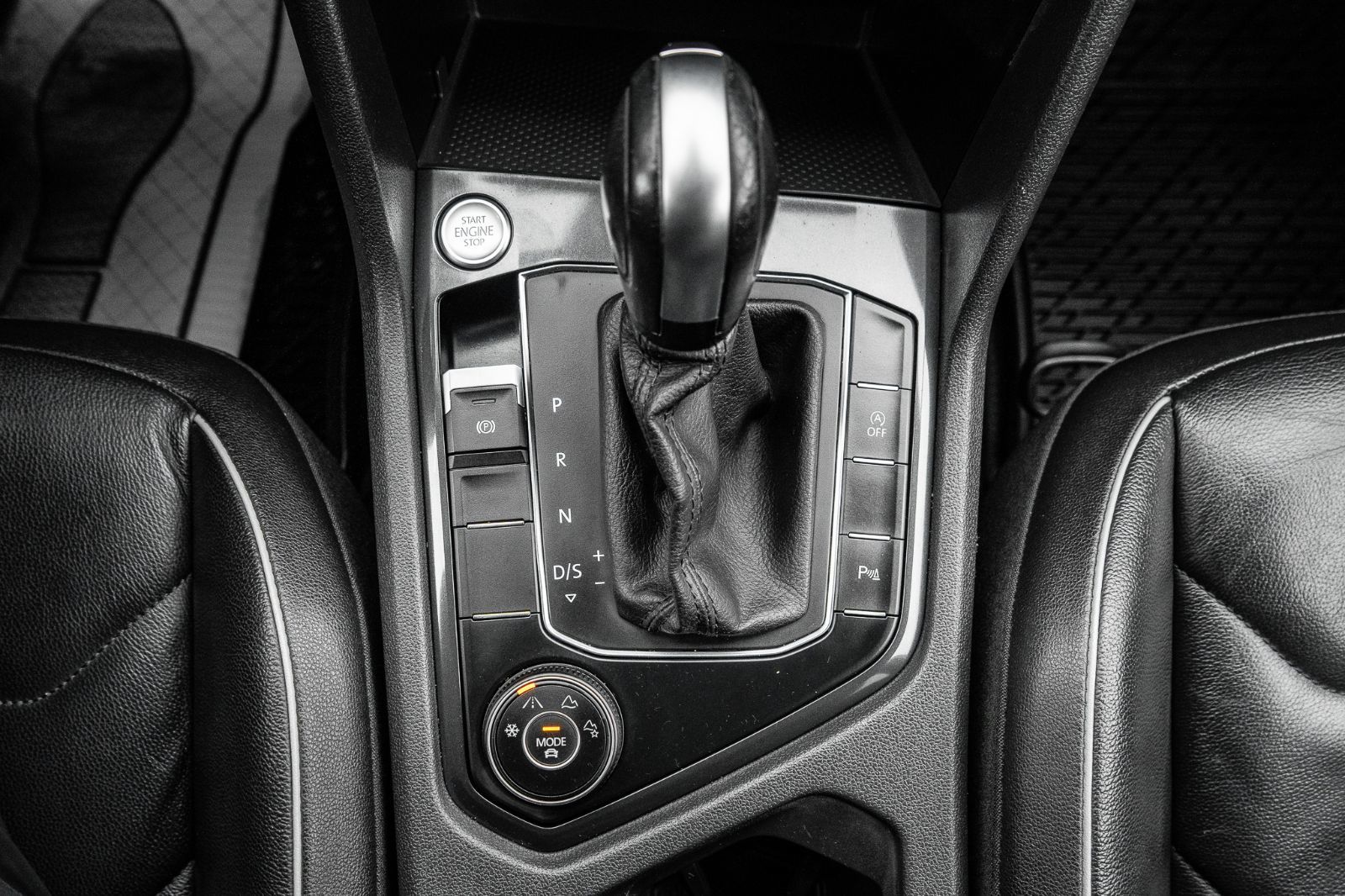 2020 Volkswagen Tiguan SEL PREMIUM R-LINE-17