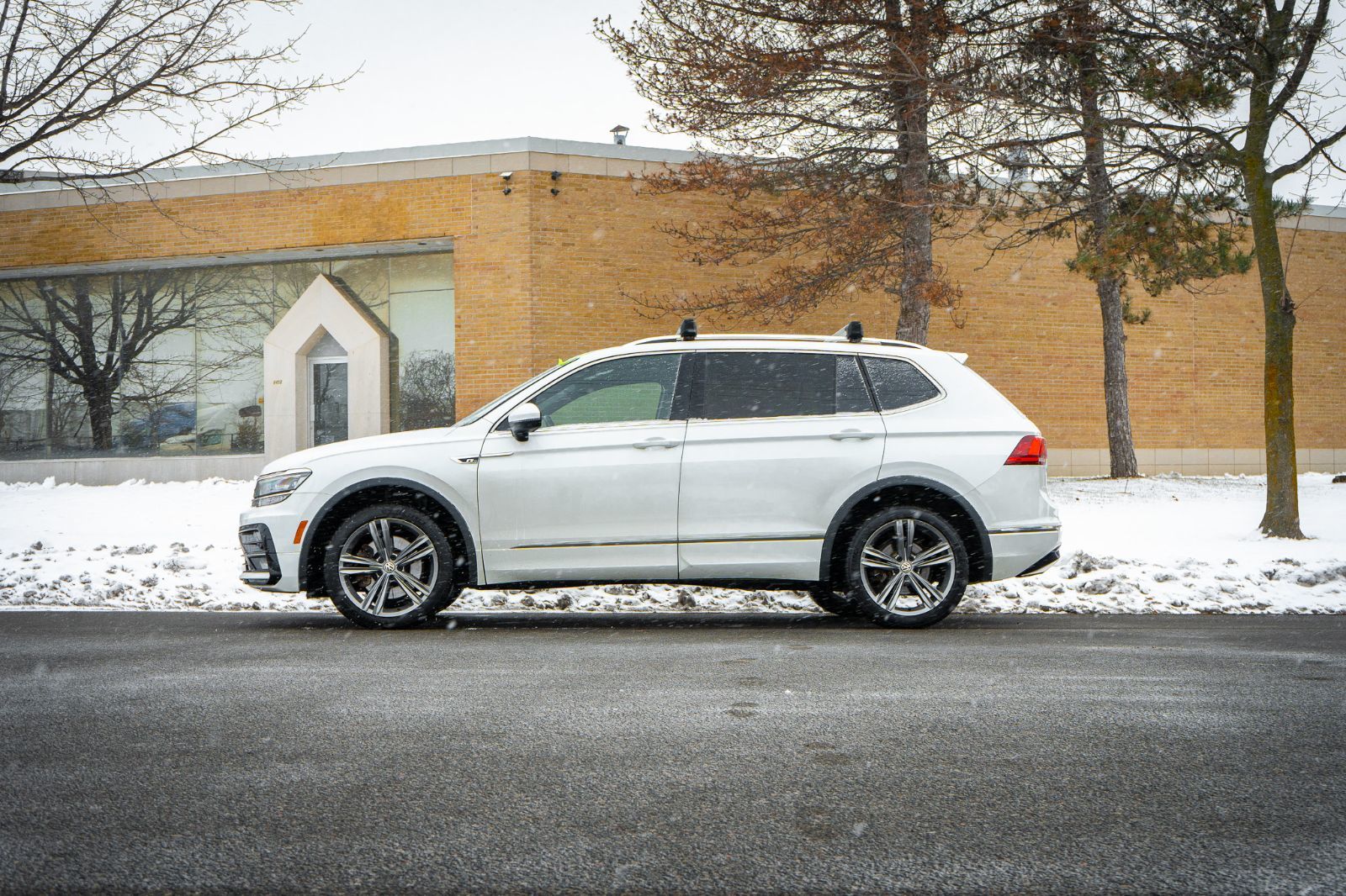 2020 Volkswagen Tiguan SEL PREMIUM R-LINE-4
