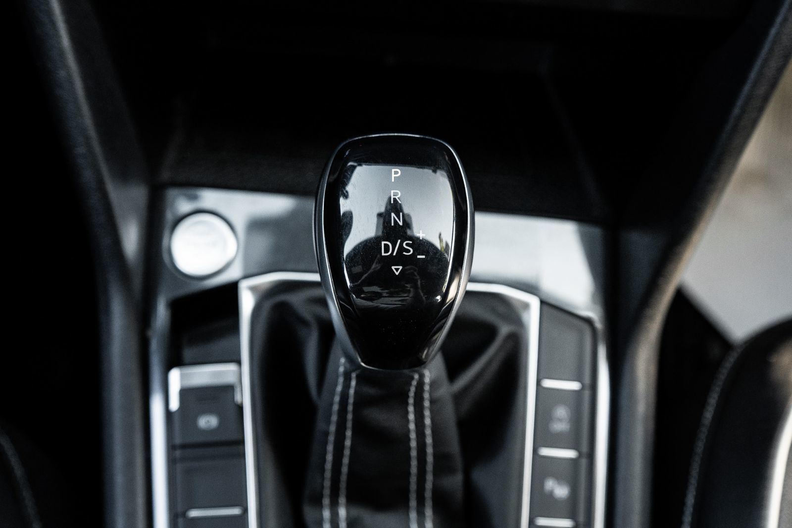 2022 Volkswagen Tiguan Highline R-Line-17