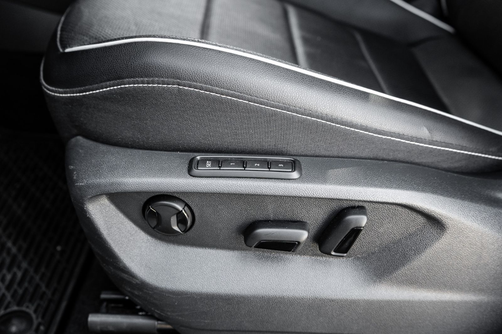 2022 Volkswagen Tiguan Highline R-Line-27